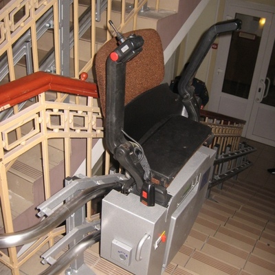 Наклонные (лестничные) подъемные устройства с креслом БК 150-180