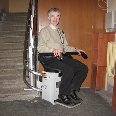 Наклонные (лестничные) подъемные устройства с креслом INVA 160
